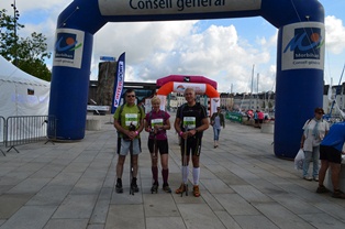 Latvian team in Vannes near the finish line of the Nordic Walking race